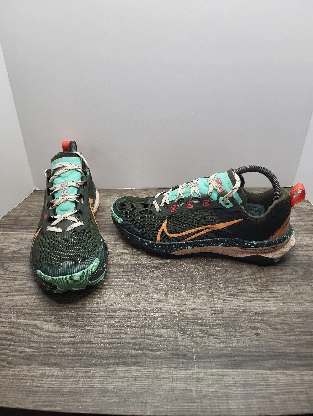 Nike Terra Kiger 9 Low Sequoia Amber Brown Women's Size 8 Trail Running Shoes